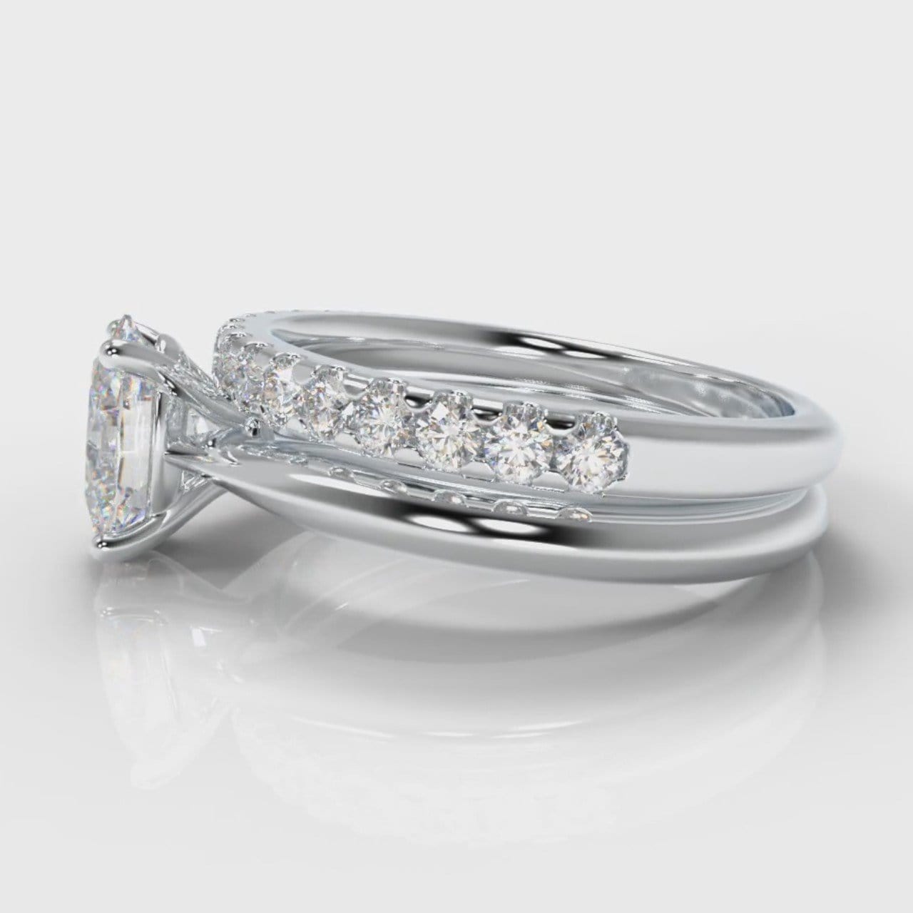 Carrée Solitaire Oval Diamond Bridal Set