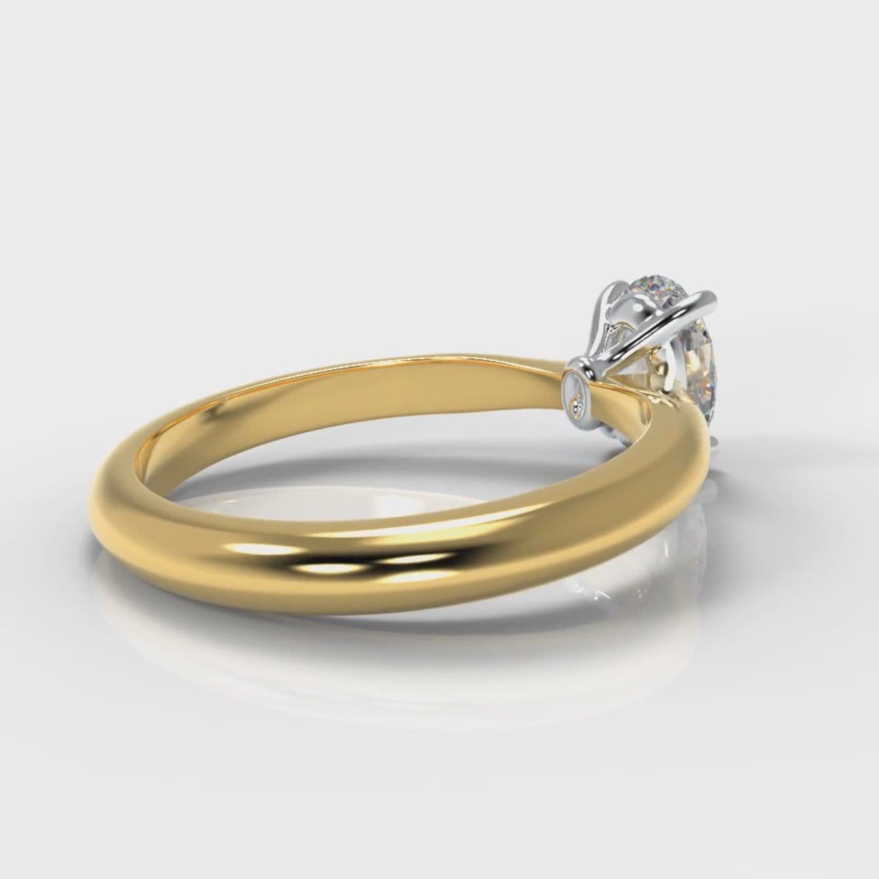 Carrée Solitaire Oval Diamond Engagement Ring - Yellow Gold