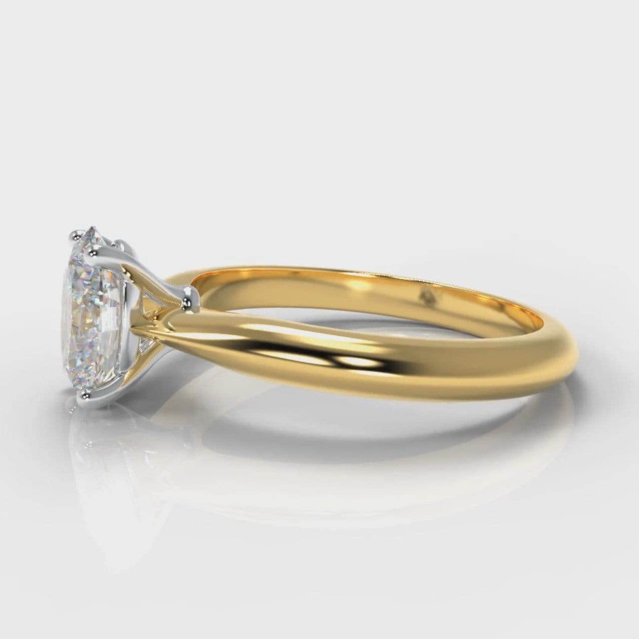Carrée Solitaire Oval Diamond Engagement Ring - Yellow Gold
