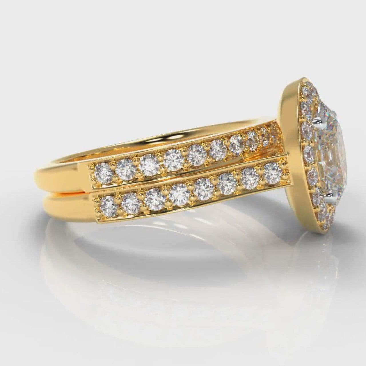 Pavé Oval Diamond Halo Bridal Set - Yellow Gold