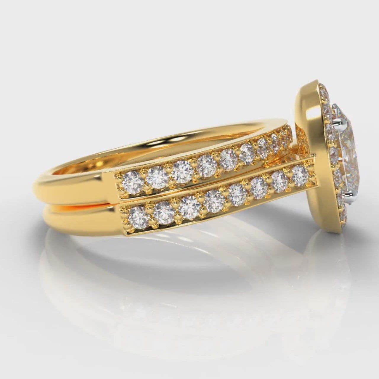 Pavé Oval Diamond Halo Bridal Set - Yellow Gold