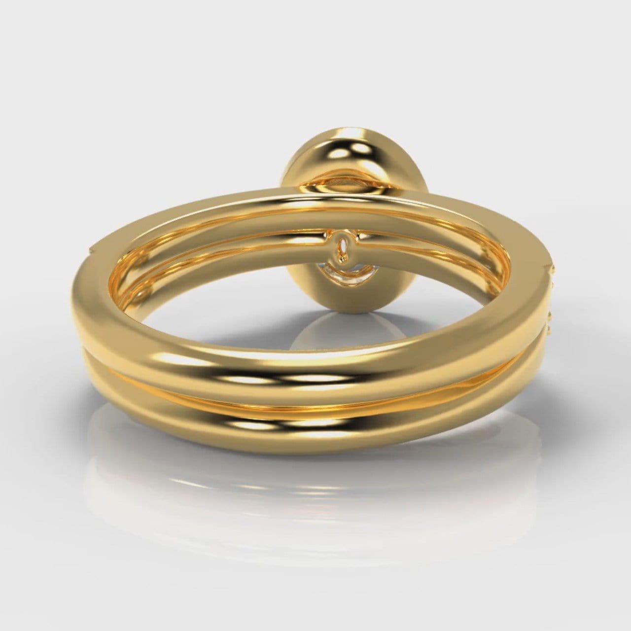 Pavé Oval Diamond Halo Bridal Set - Yellow Gold