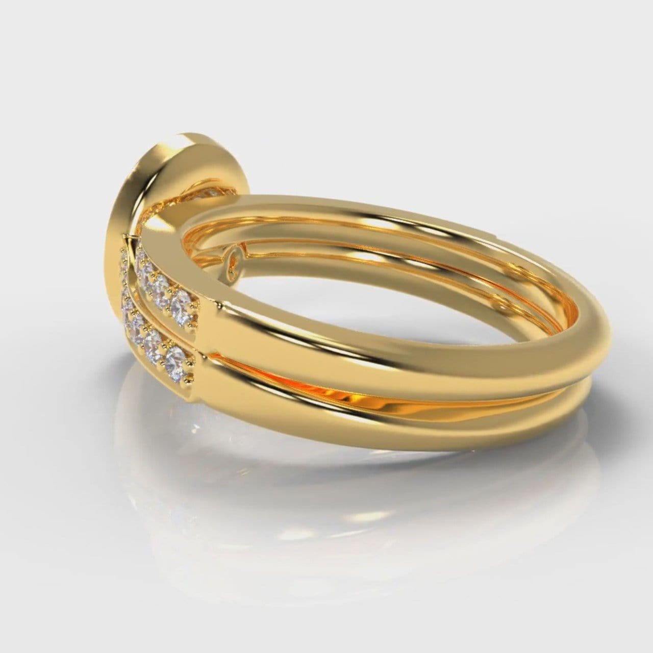 Pavé Oval Diamond Halo Bridal Set - Yellow Gold
