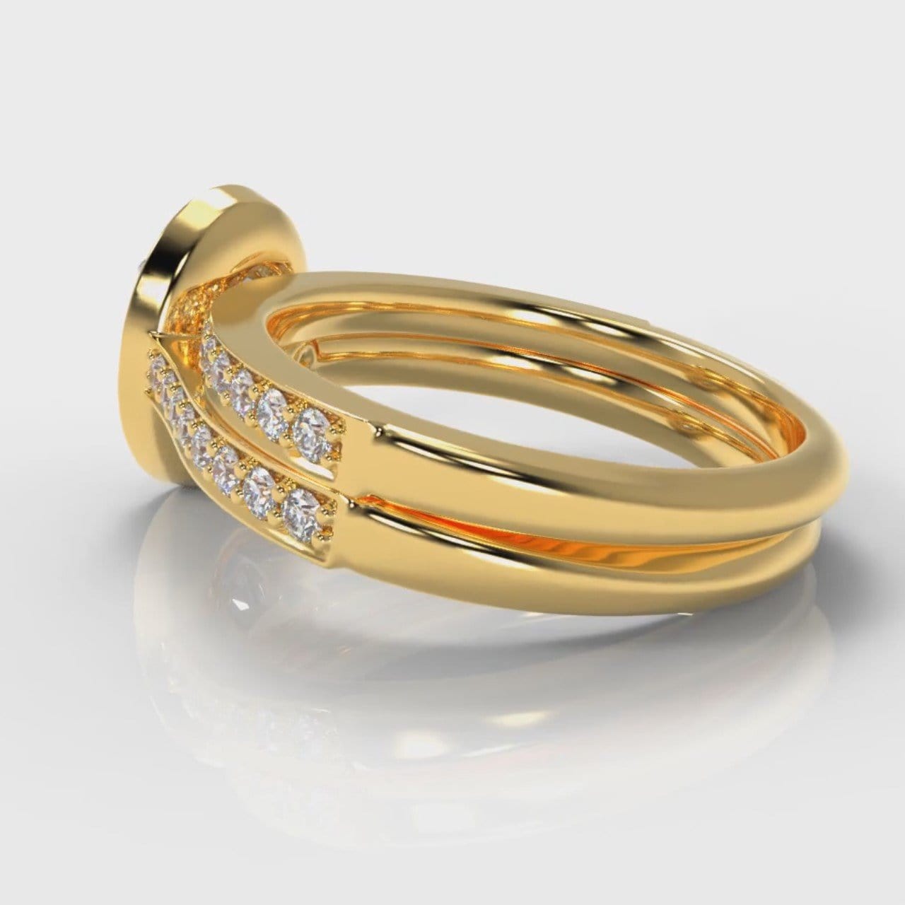 Pavé Oval Diamond Halo Bridal Set - Yellow Gold