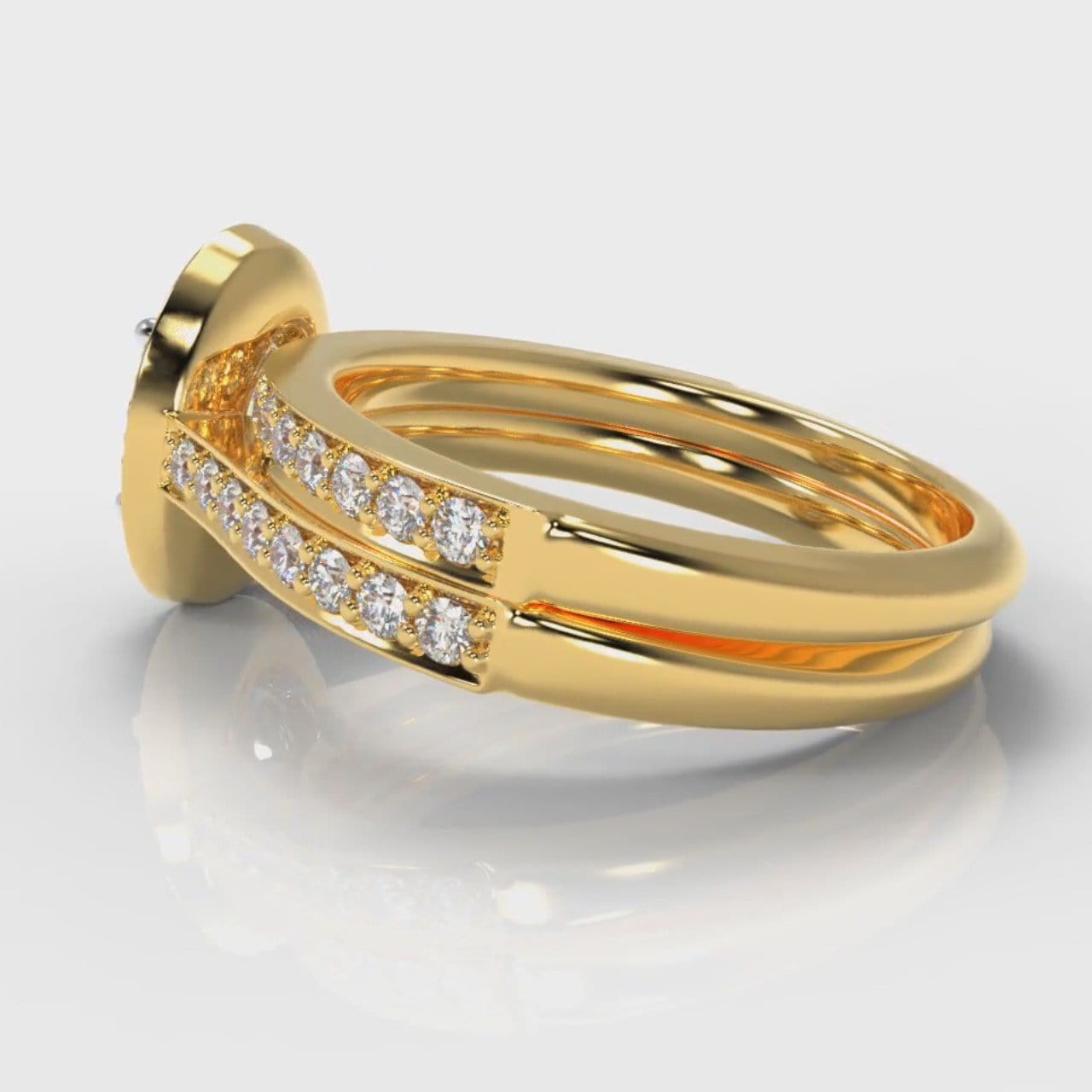 Pavé Oval Diamond Halo Bridal Set - Yellow Gold