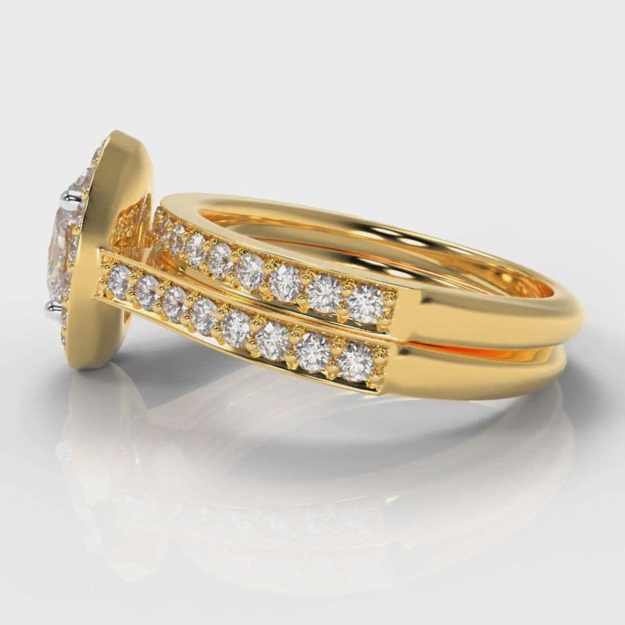 Pavé Oval Diamond Halo Bridal Set - Yellow Gold
