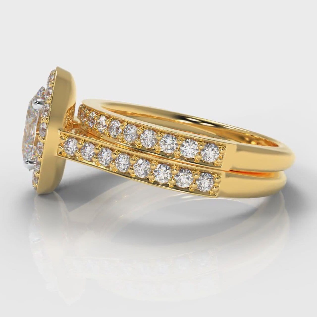 Pavé Oval Diamond Halo Bridal Set - Yellow Gold