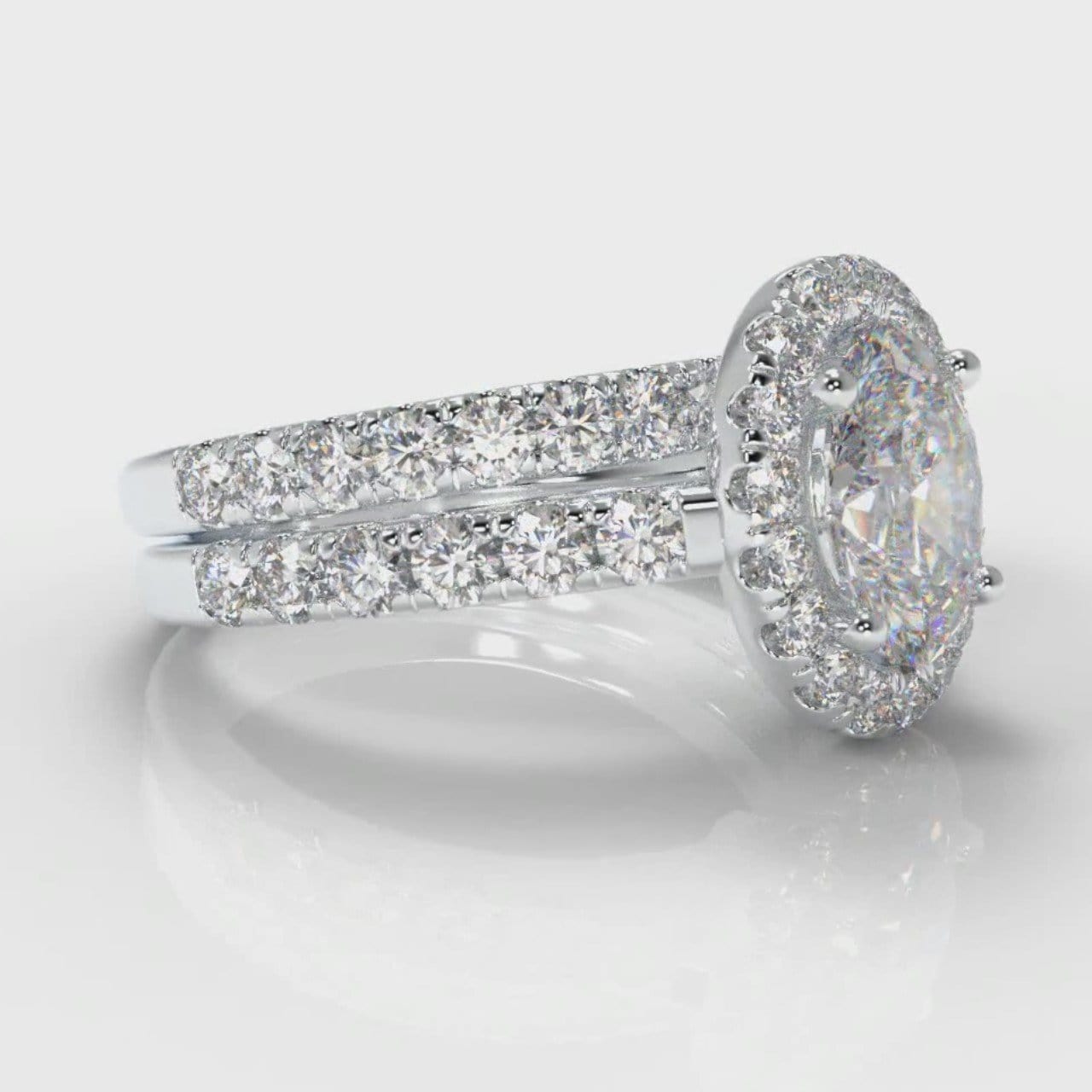 Micropavé Oval Diamond Halo Bridal Set