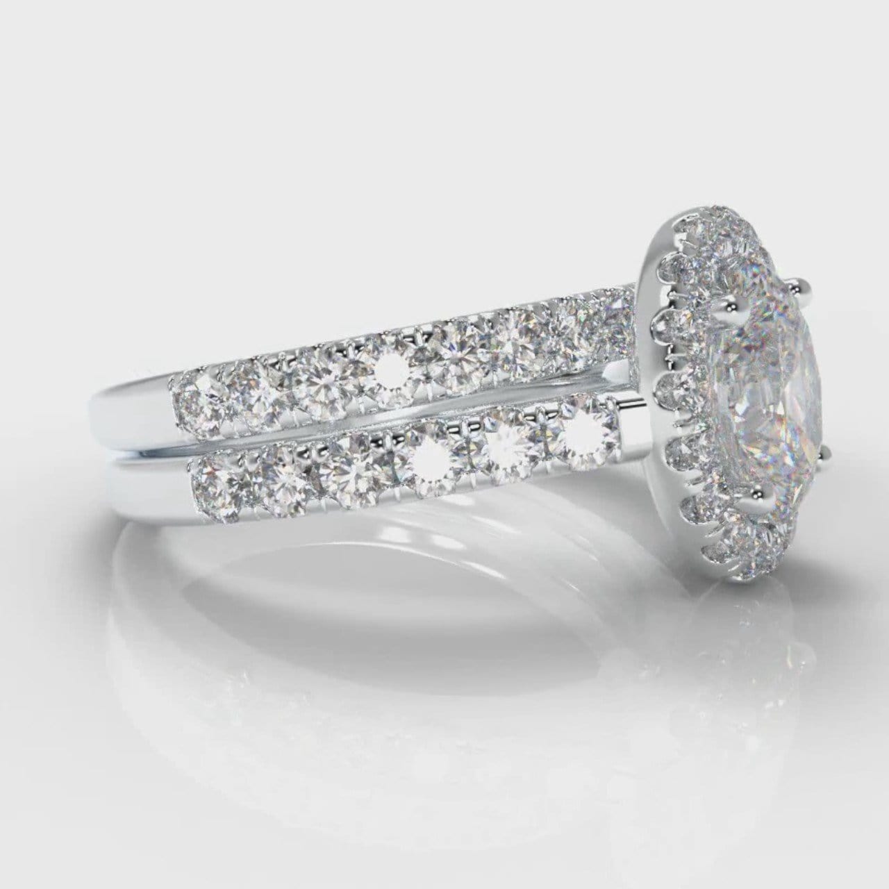 Micropavé Oval Diamond Halo Bridal Set