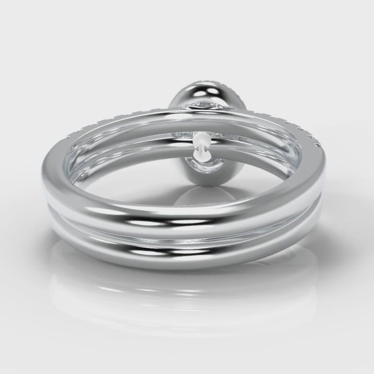 Micropavé Oval Diamond Halo Bridal Set