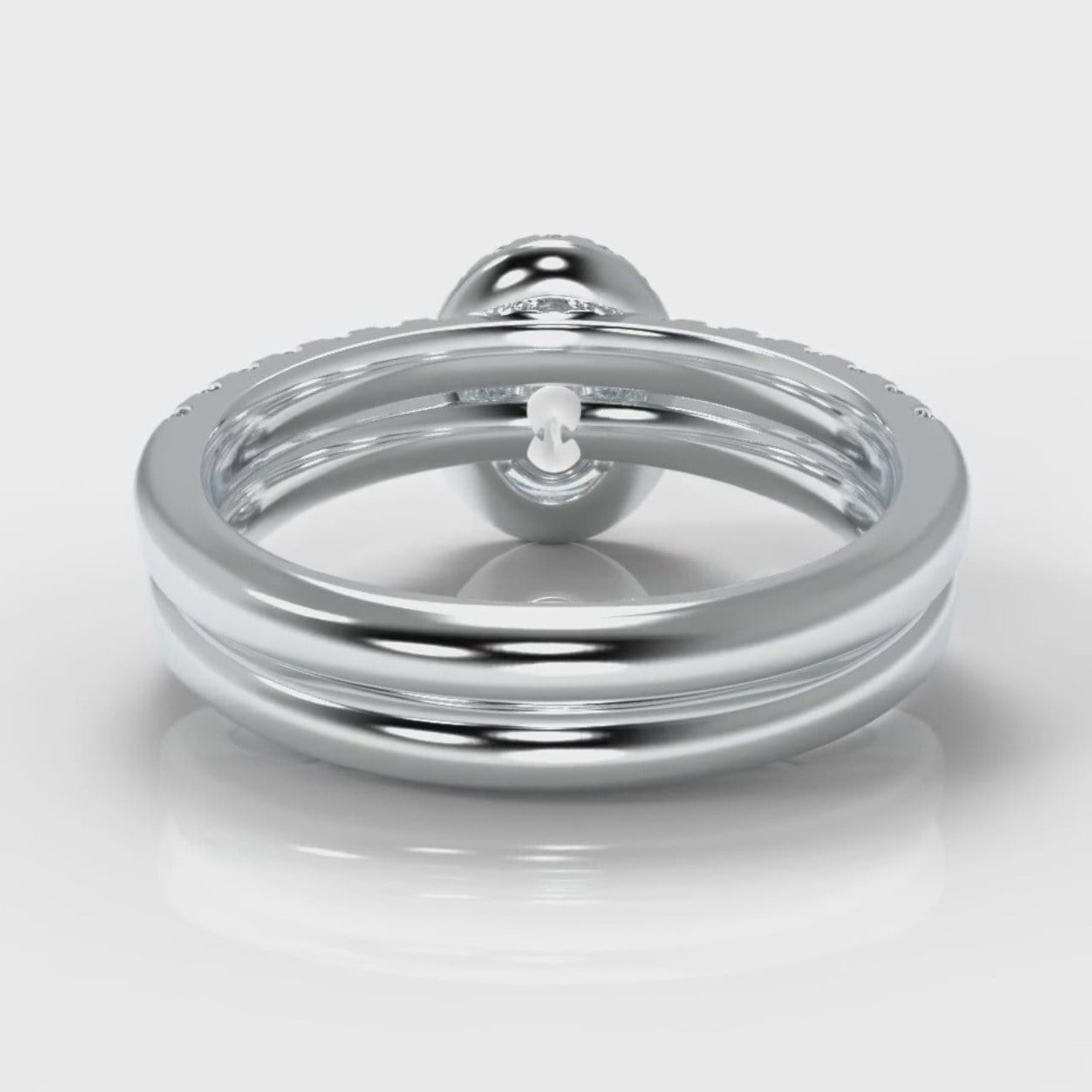 Micropavé Oval Diamond Halo Bridal Set