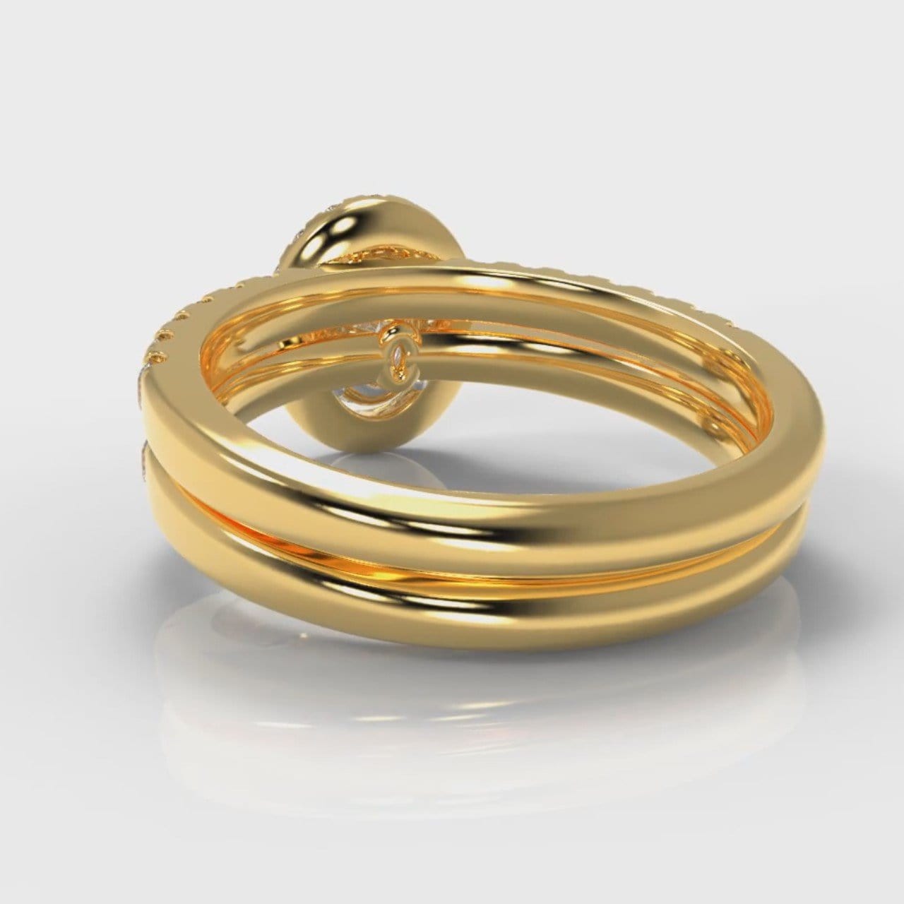 Micropavé Oval Diamond Halo Bridal Set - Yellow Gold