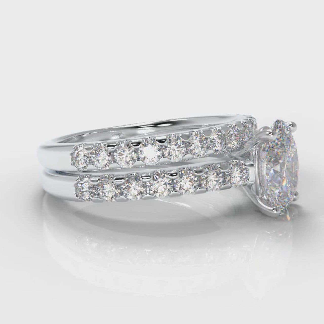 Carrée Micropavé Oval Diamond Bridal Set