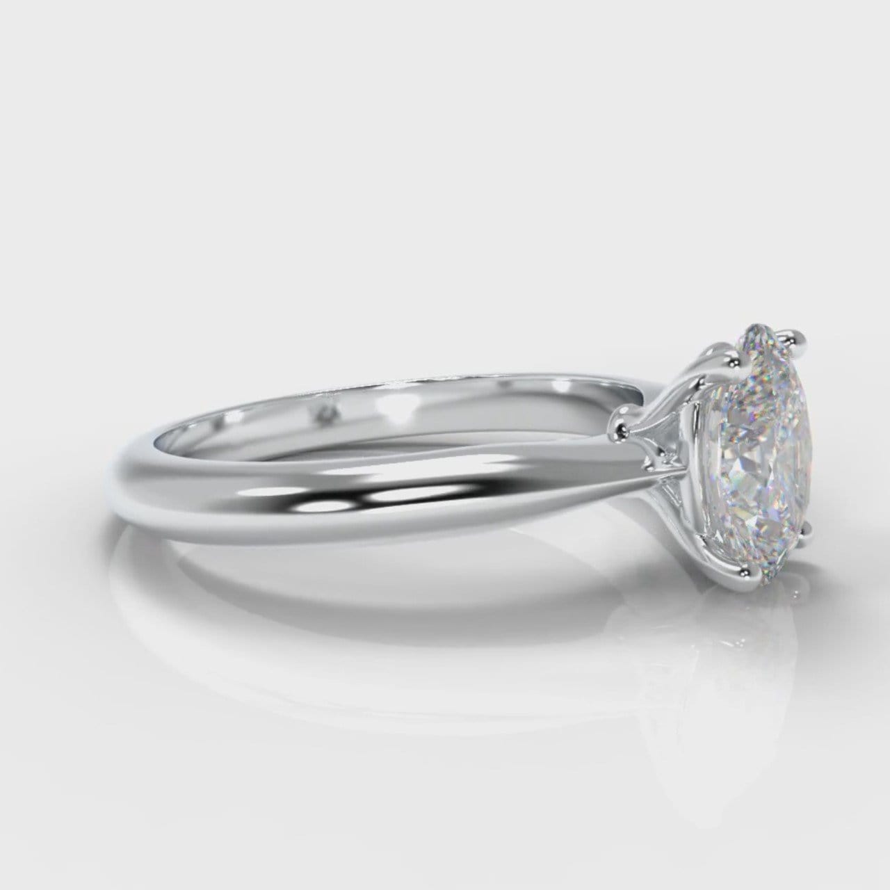 Carrée Solitaire Oval Diamond Engagement Ring
