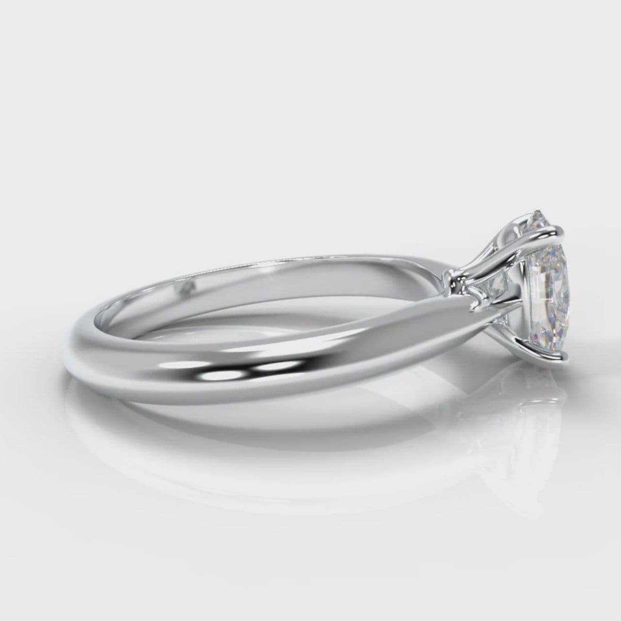 Carrée Solitaire Oval Diamond Engagement Ring