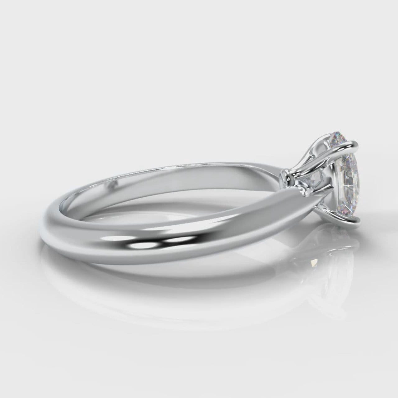 Carrée Solitaire Oval Diamond Engagement Ring