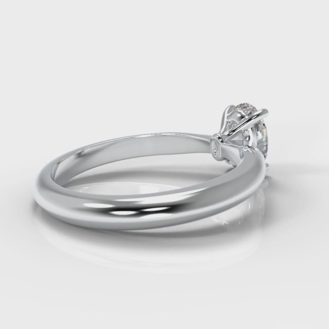 Carrée Solitaire Oval Diamond Engagement Ring