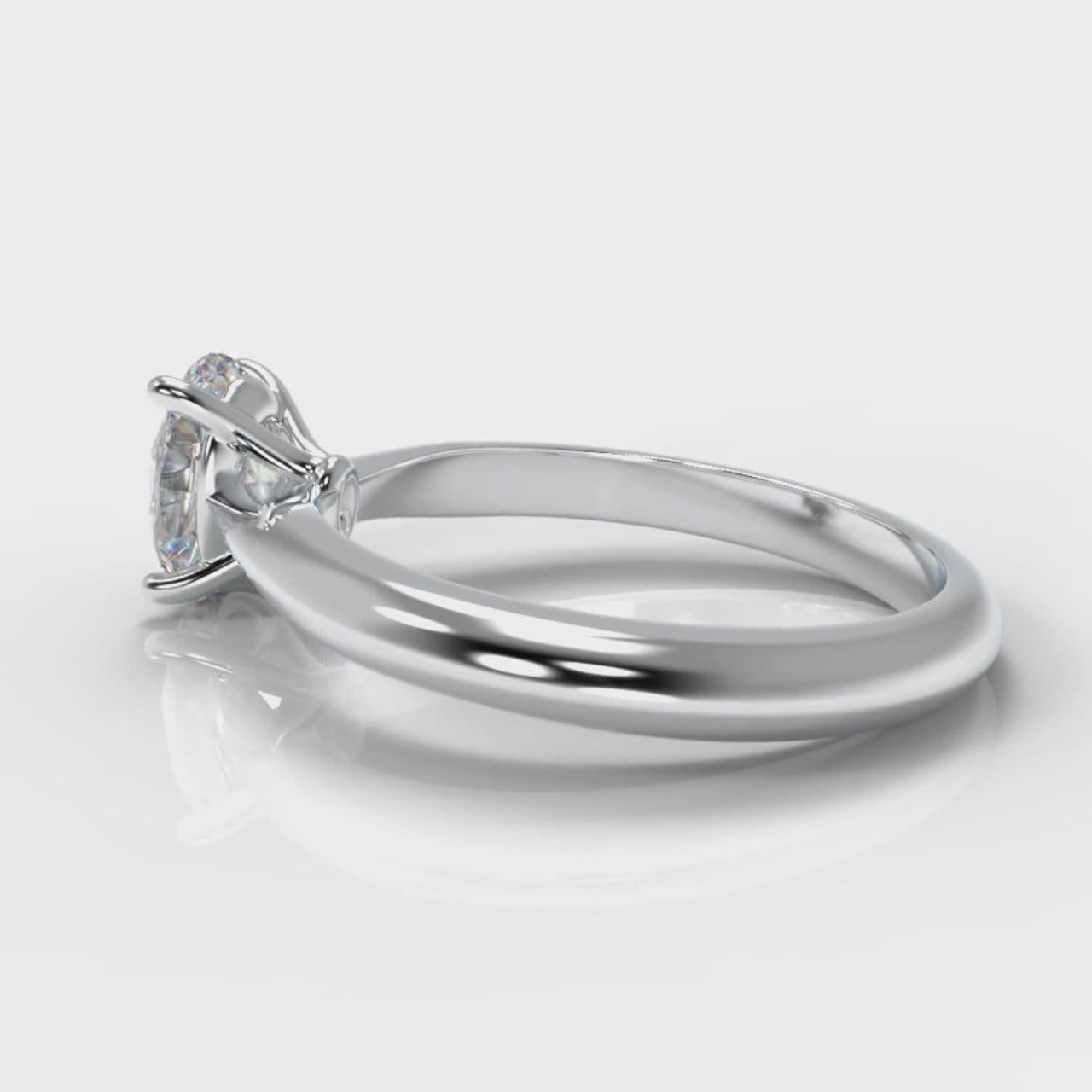 Carrée Solitaire Oval Diamond Engagement Ring