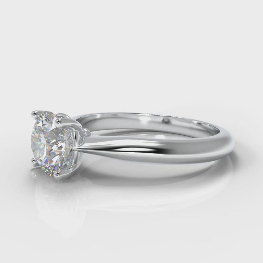 Diamond engagement ring solitaire