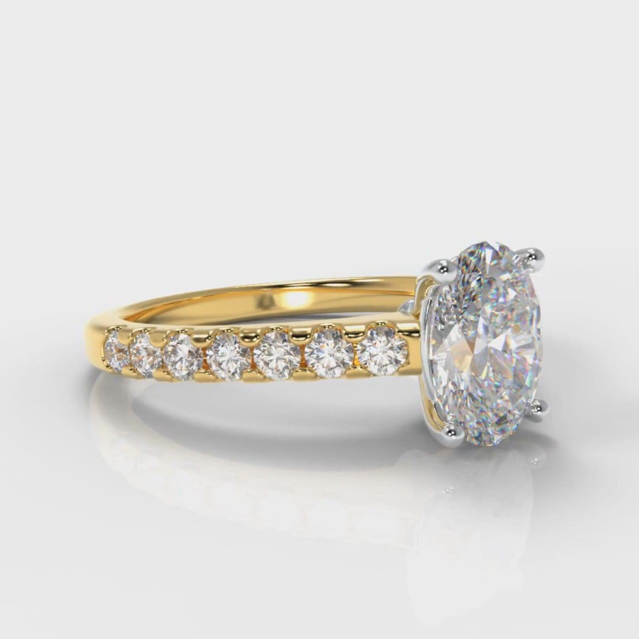 Carrée Micropavé Oval Diamond Engagement Ring - Yellow Gold