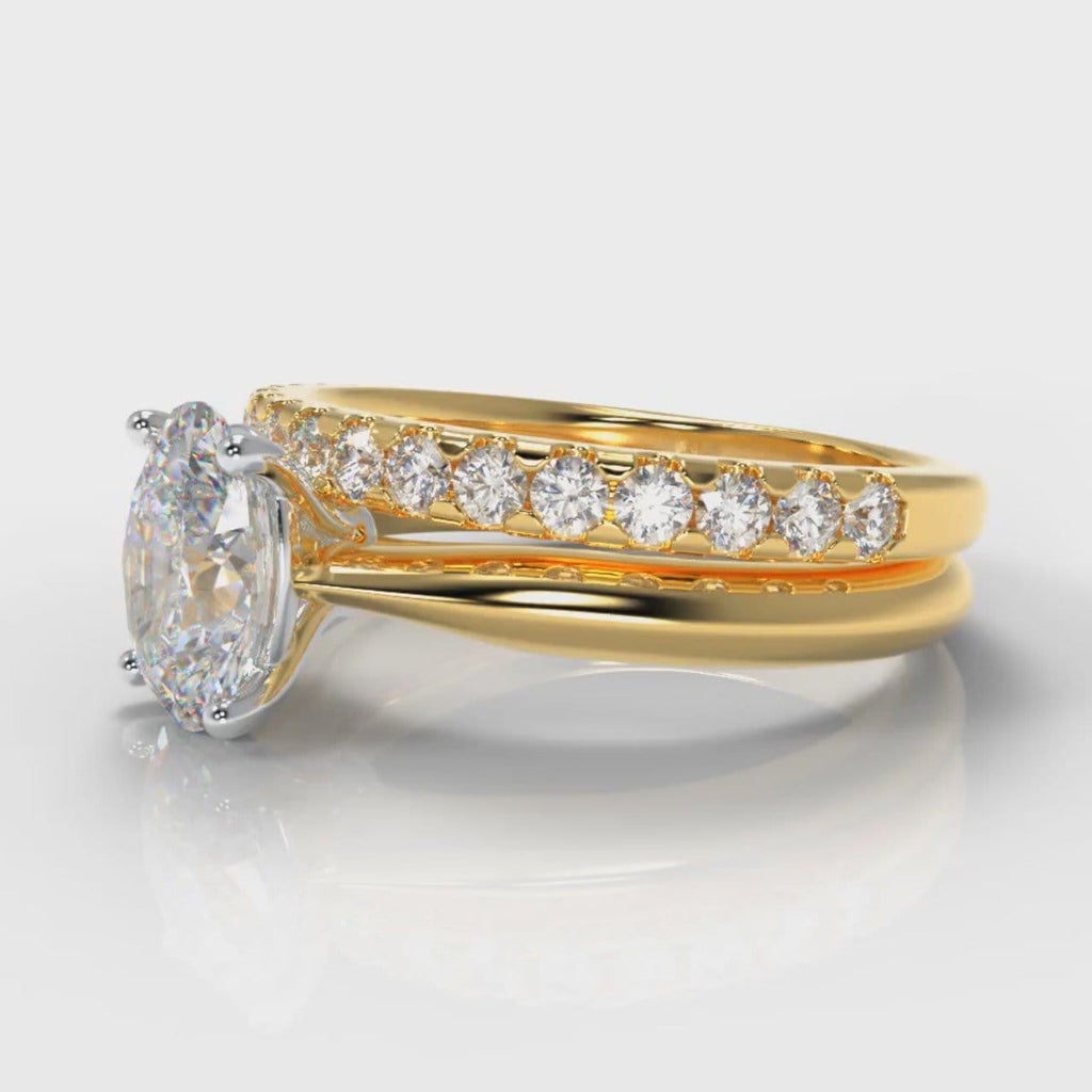 Carrée Solitaire Oval Diamond Bridal Set - Yellow Gold