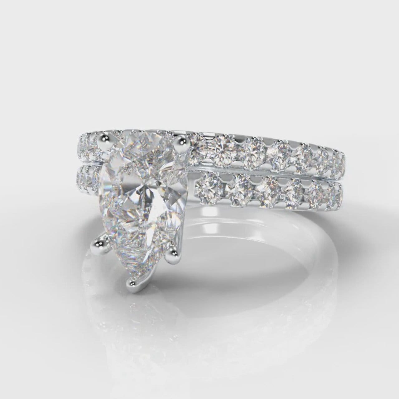 Micropavé Pear Diamond Bridal Set