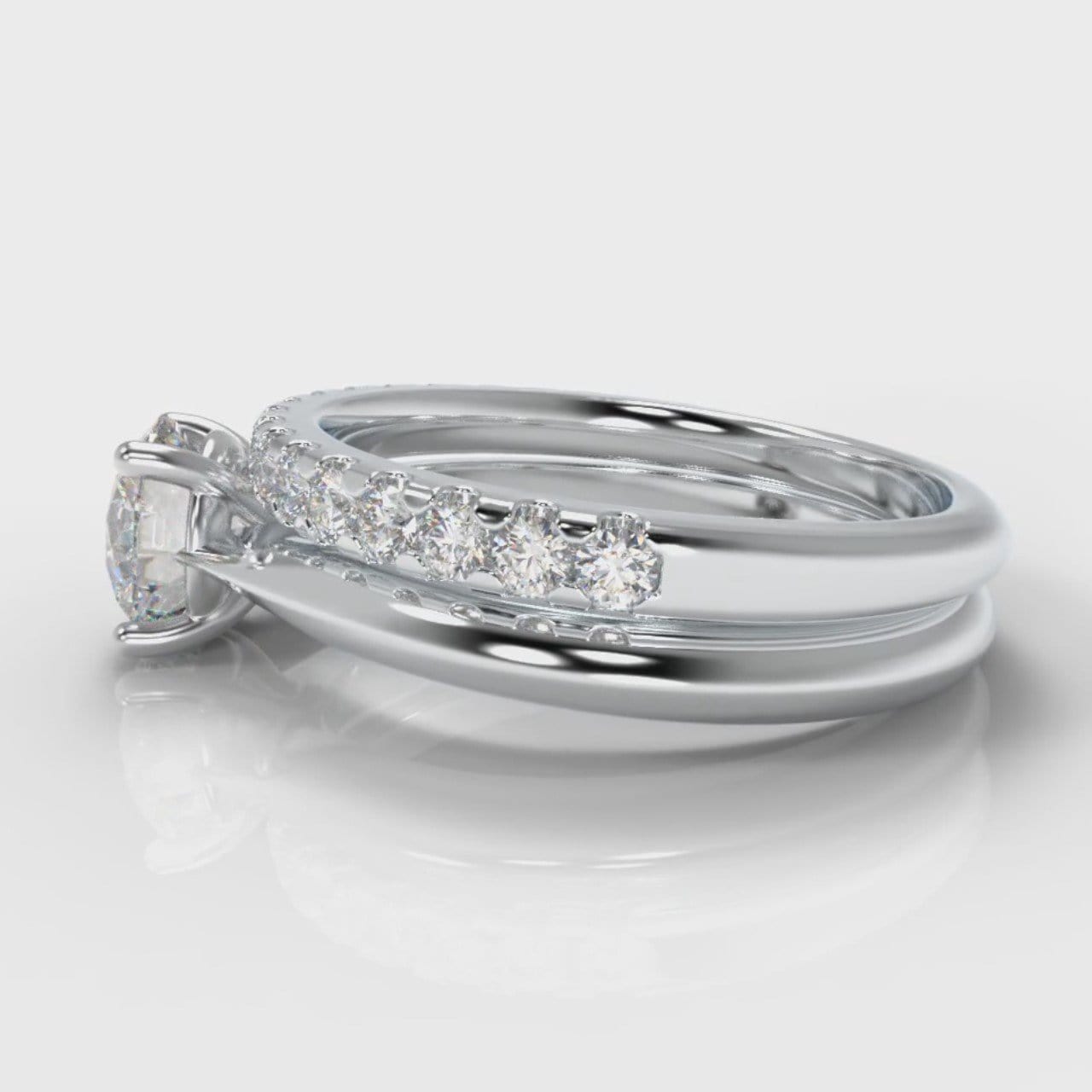 Carrée Solitaire Round Brilliant Cut Diamond Bridal Set