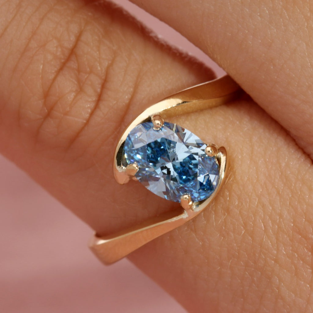 Oval Blue Diamond Wrap Around Ring - Yellow Gold