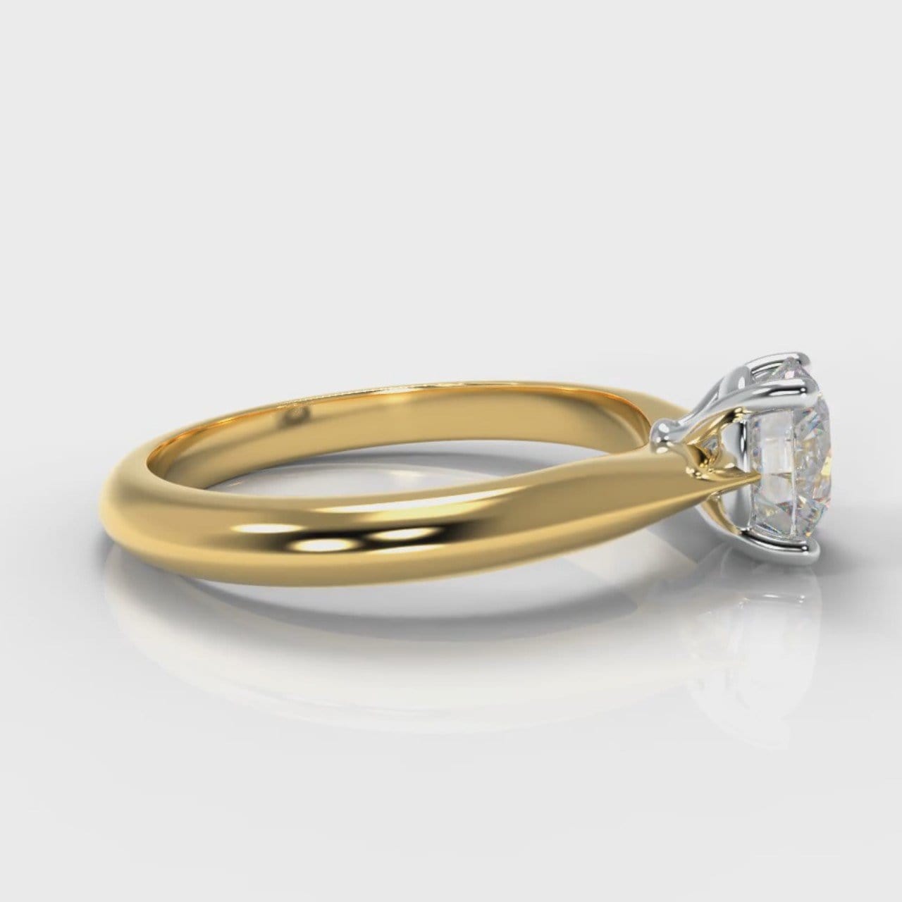 Carrée Solitaire Round Brilliant Diamond Engagement Ring - Yellow Gold