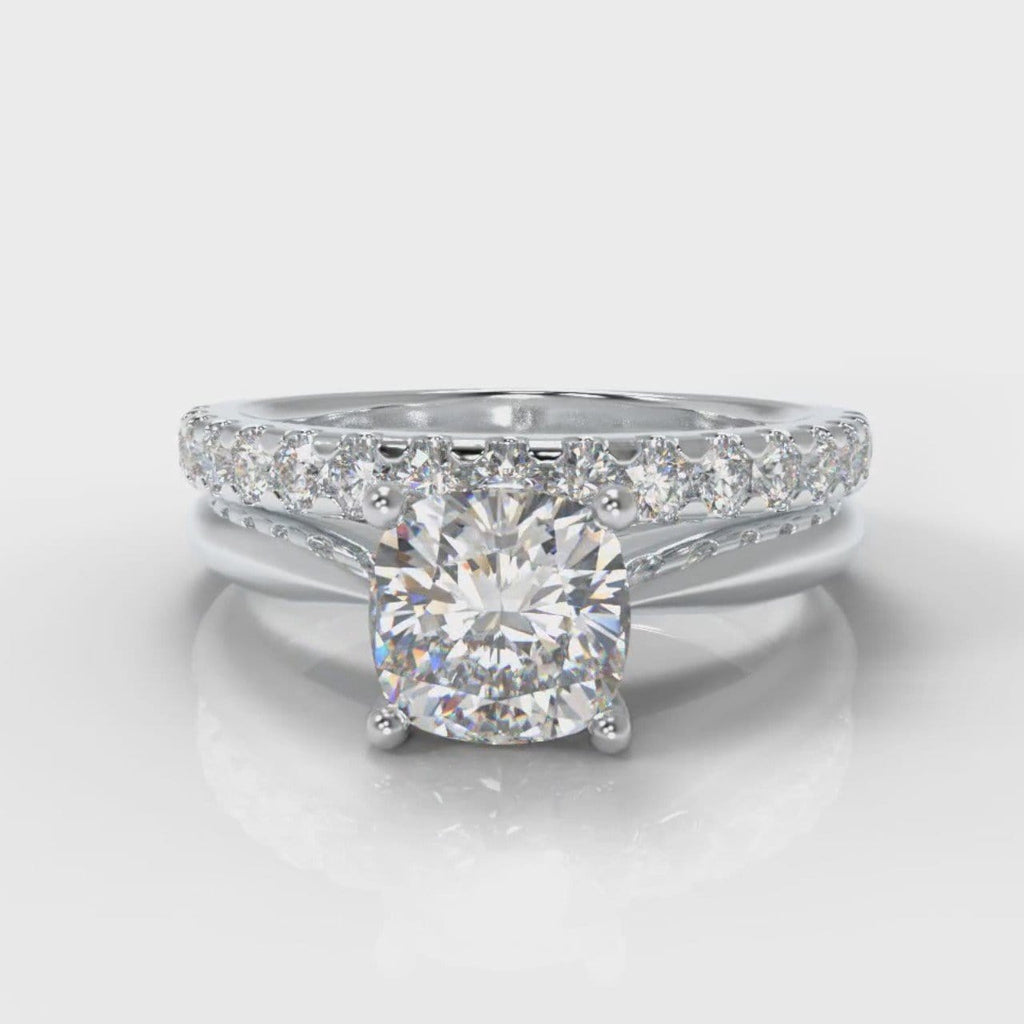 Carrée Solitaire Cushion Cut Diamond Bridal Set