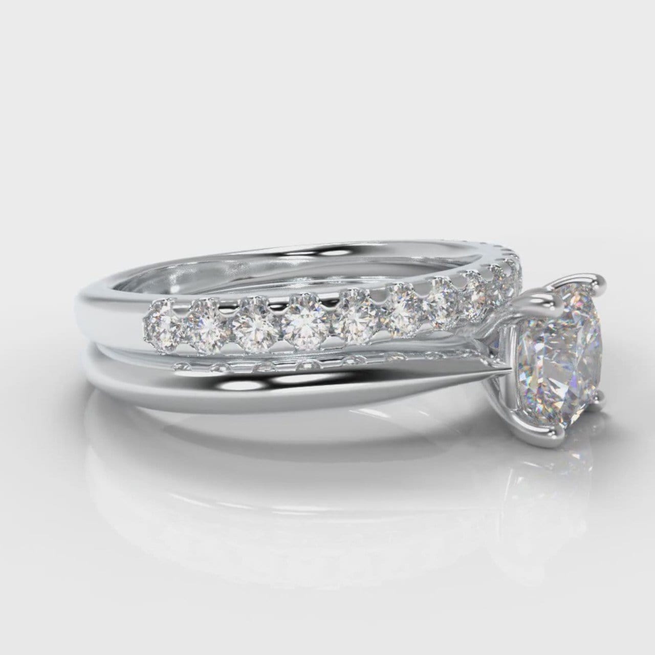 Carrée Solitaire Cushion Cut Diamond Bridal Set