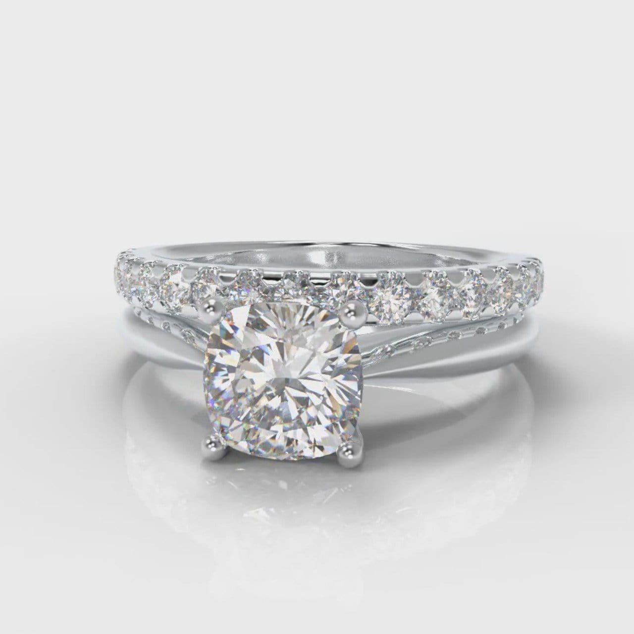 Carrée Solitaire Cushion Cut Diamond Bridal Set