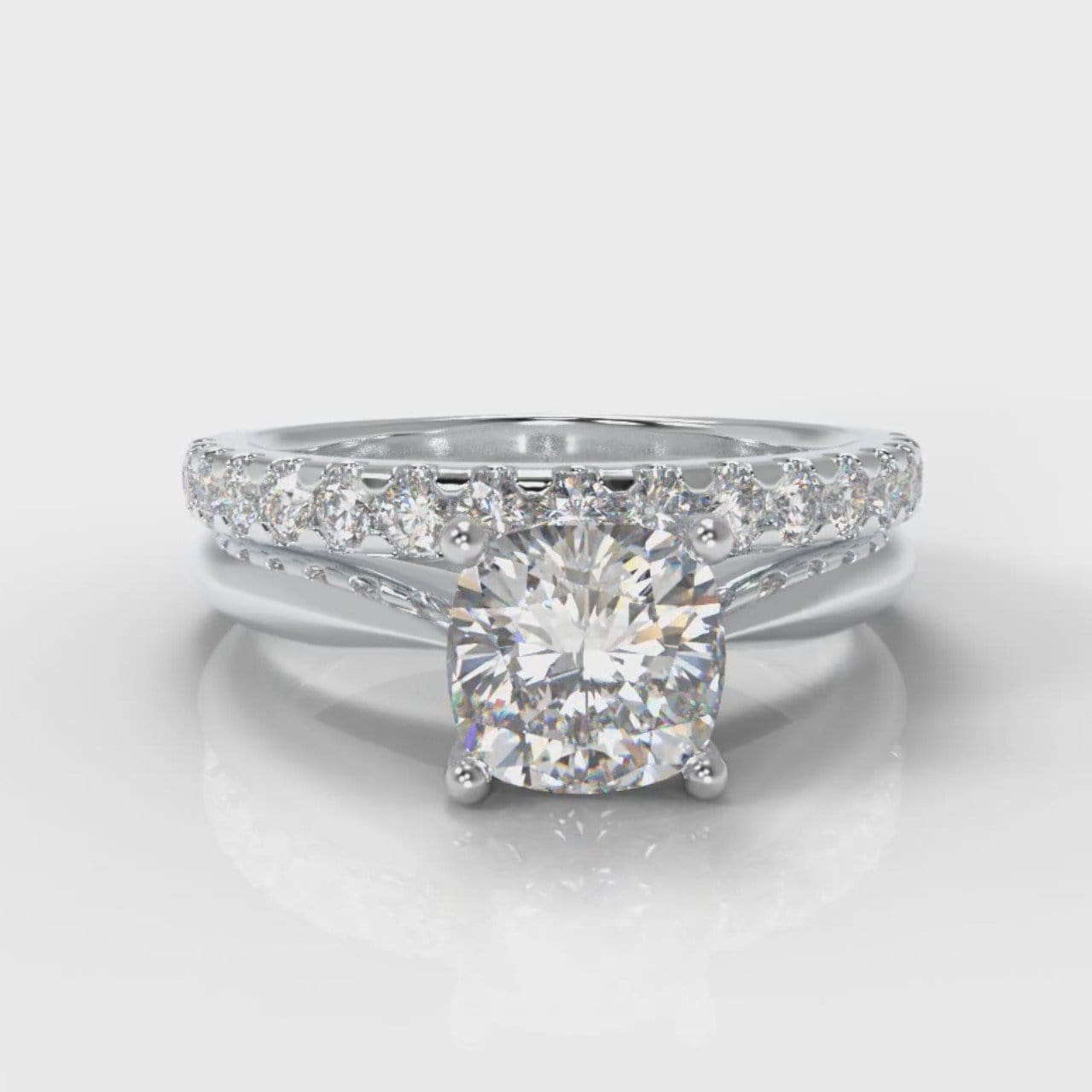 Carrée Solitaire Cushion Cut Diamond Bridal Set