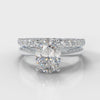 Carrée Solitaire Oval Diamond Bridal Set