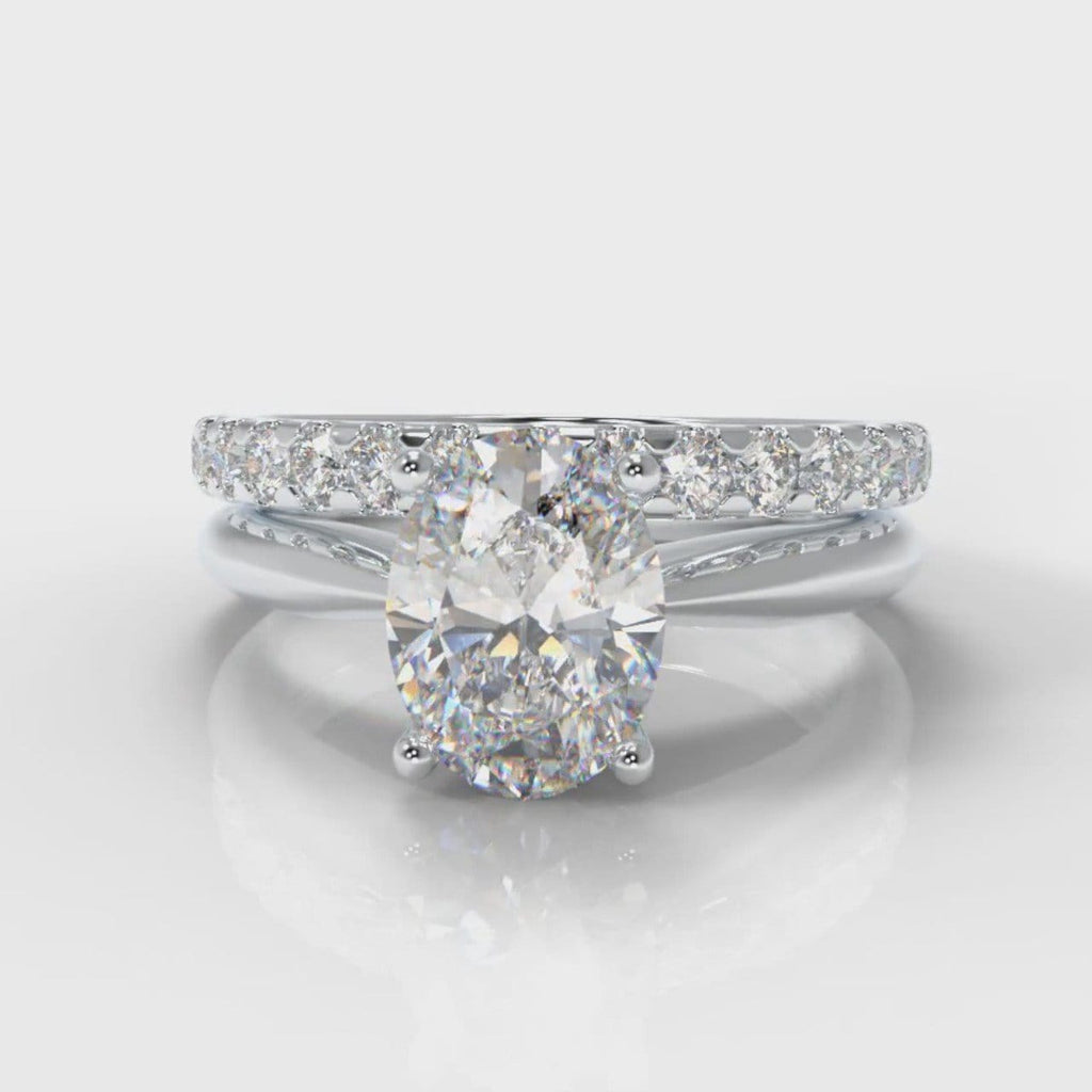 Carrée Solitaire Oval Diamond Bridal Set