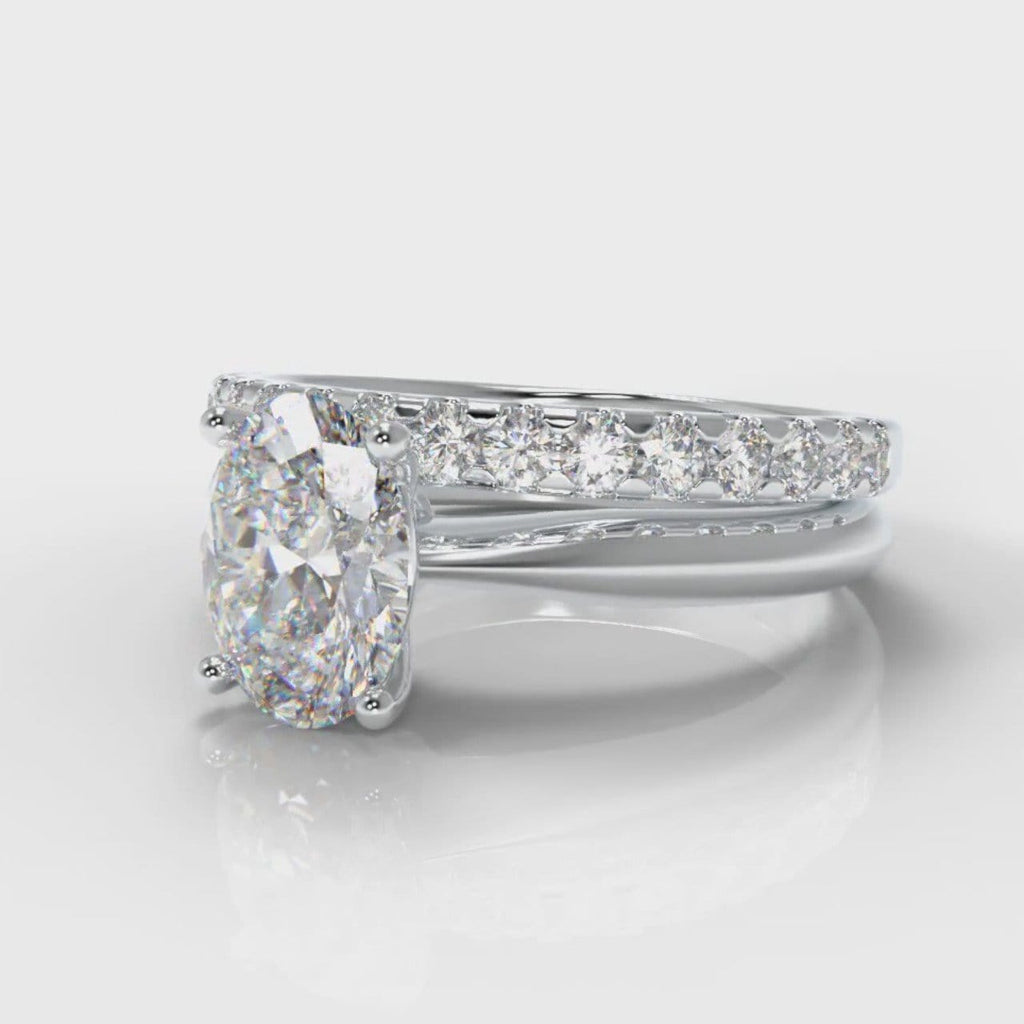 Carrée Solitaire Oval Diamond Bridal Set