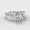 Carrée Solitaire Oval Diamond Bridal Set