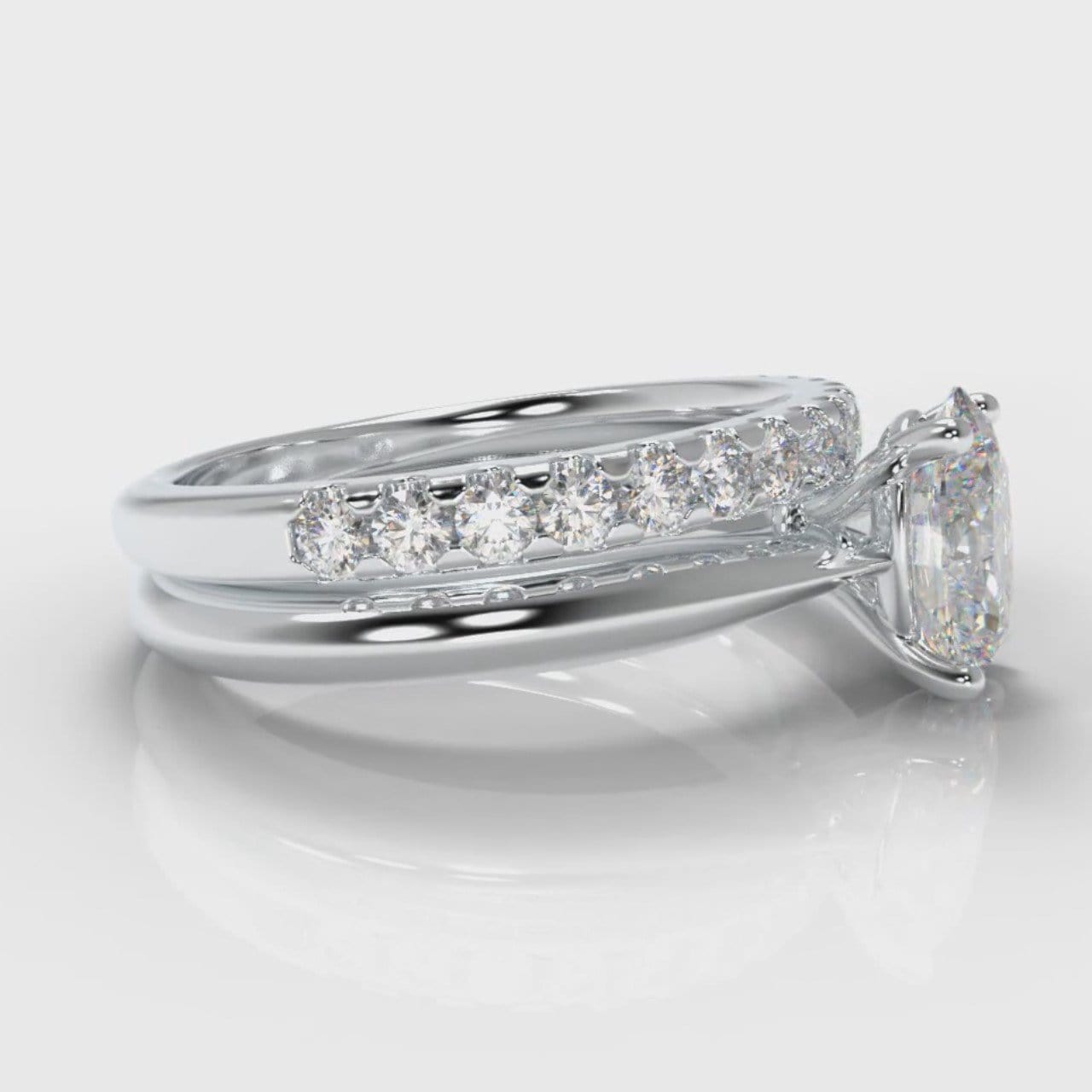 Carrée Solitaire Oval Diamond Bridal Set