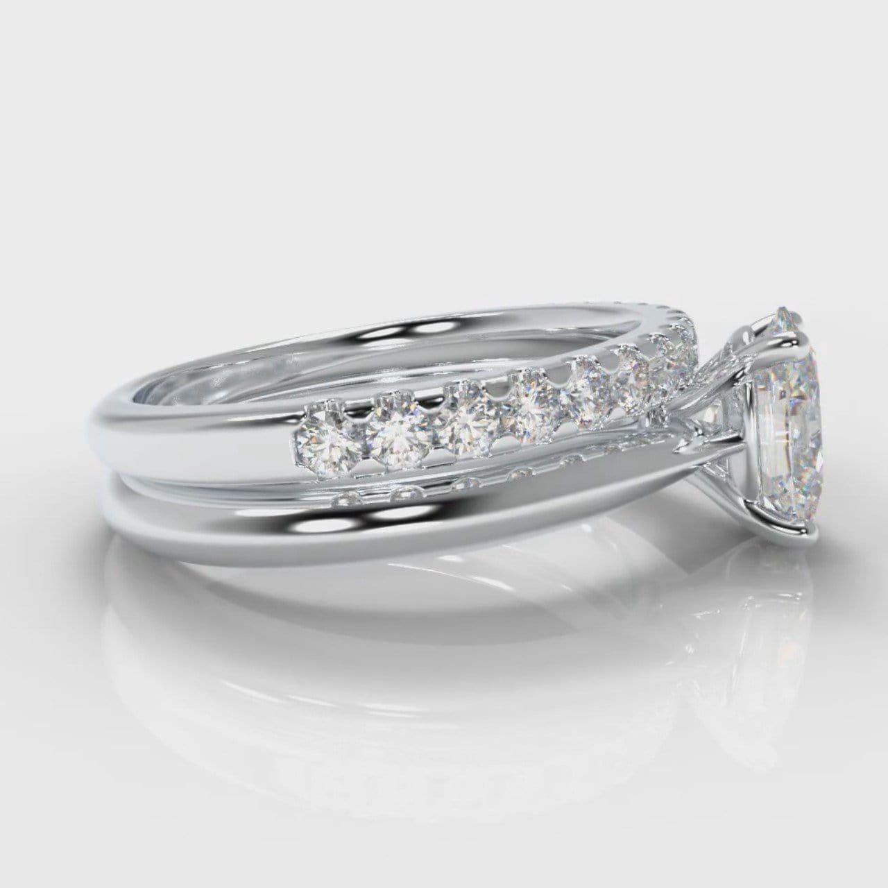 Carrée Solitaire Oval Diamond Bridal Set