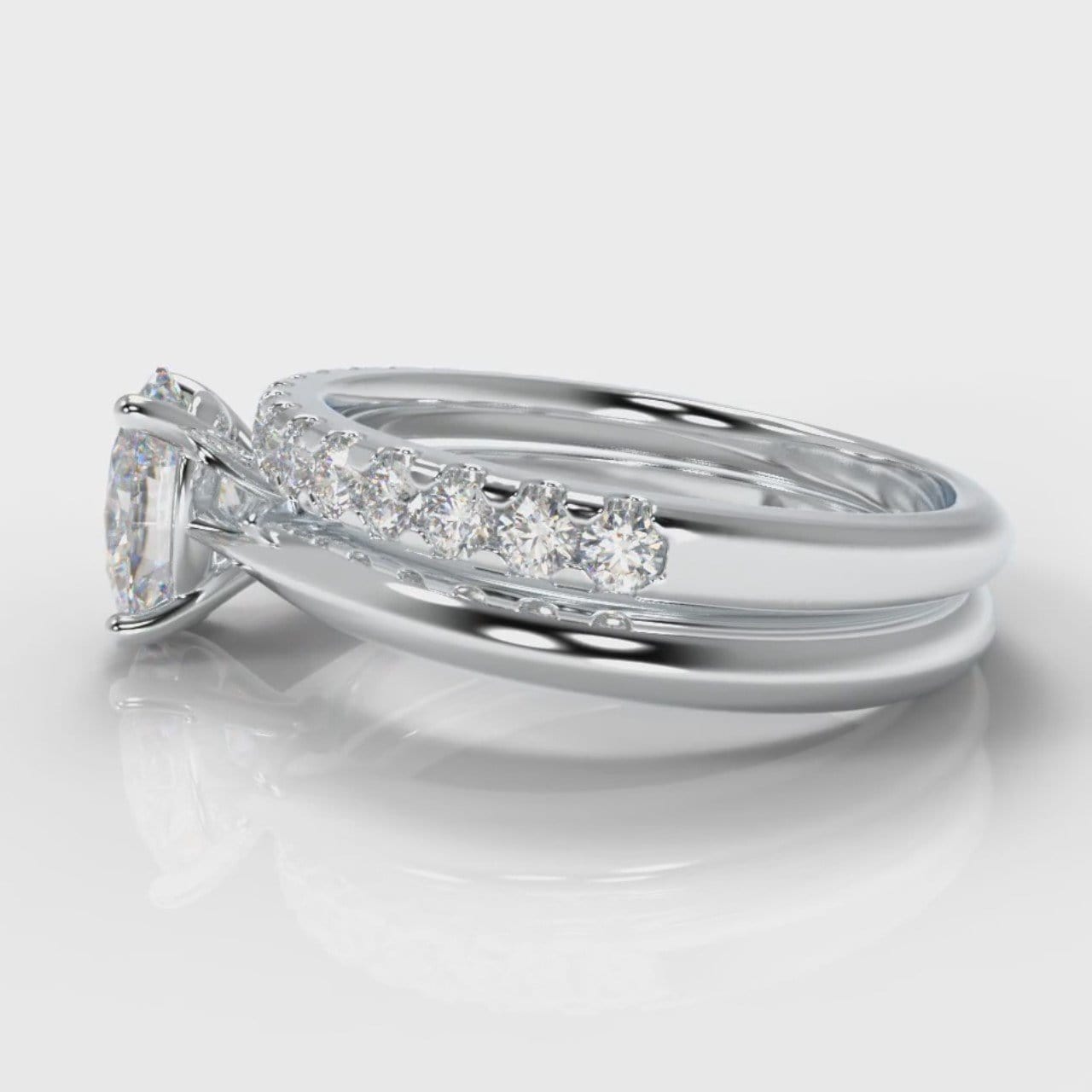 Carrée Solitaire Oval Diamond Bridal Set