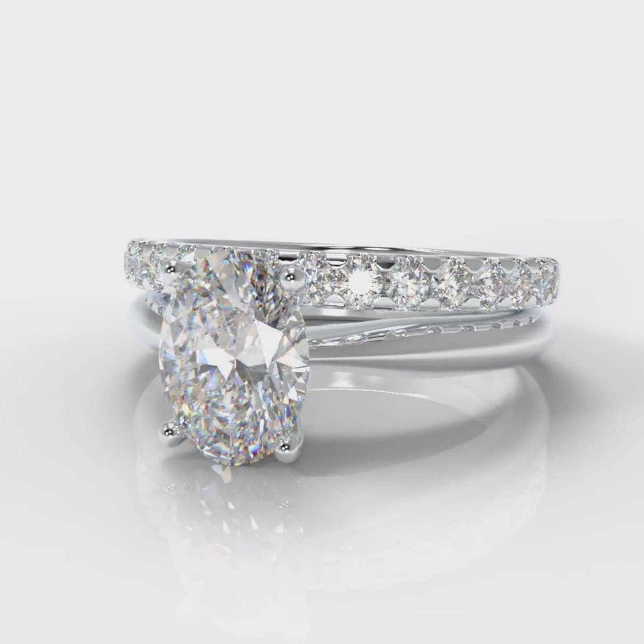 Carrée Solitaire Oval Diamond Bridal Set