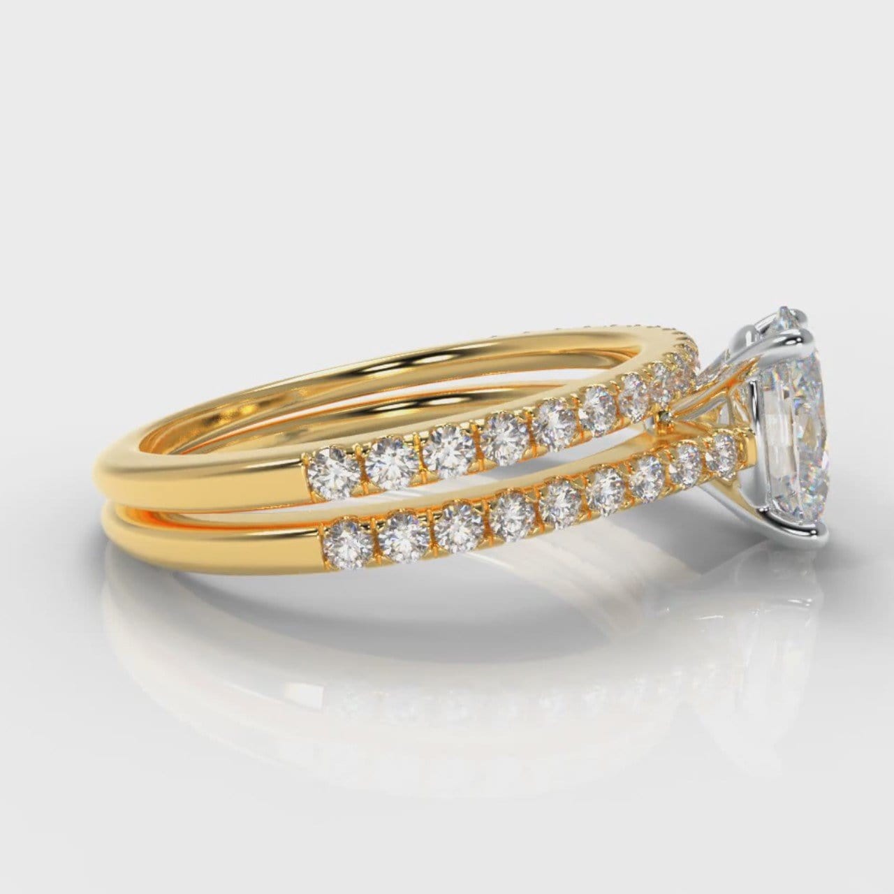 Petite Micropavé Oval Diamond Bridal Set - Yellow Gold
