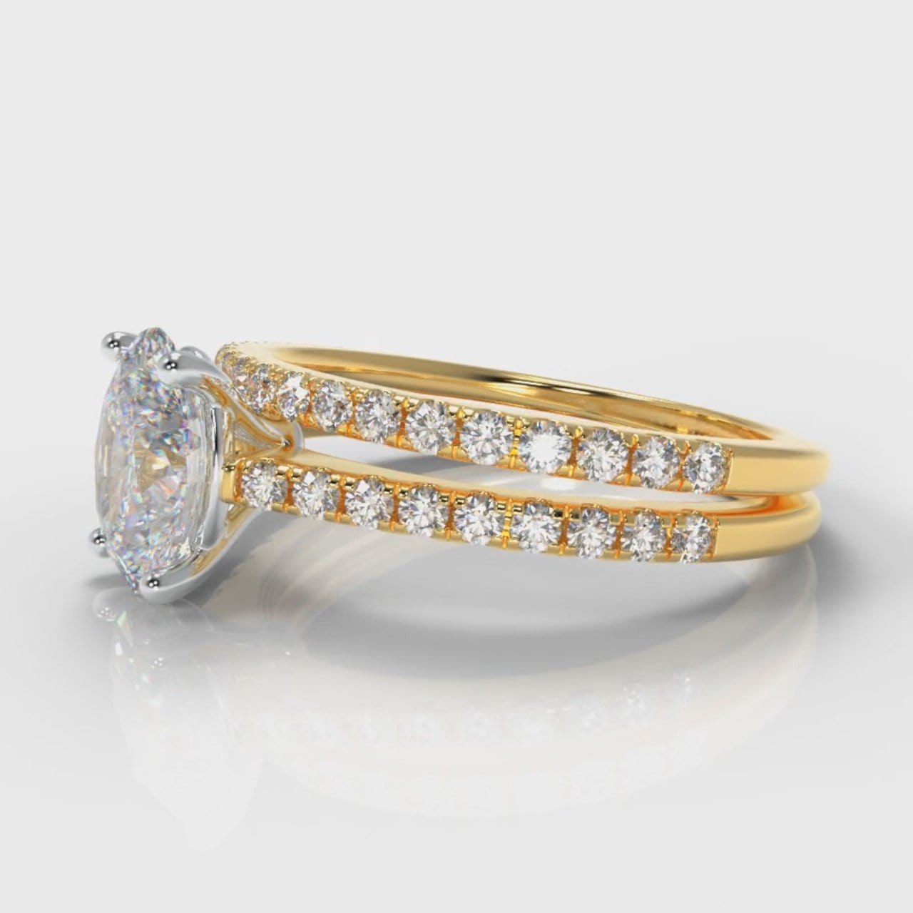 Petite Micropavé Oval Diamond Bridal Set - Yellow Gold