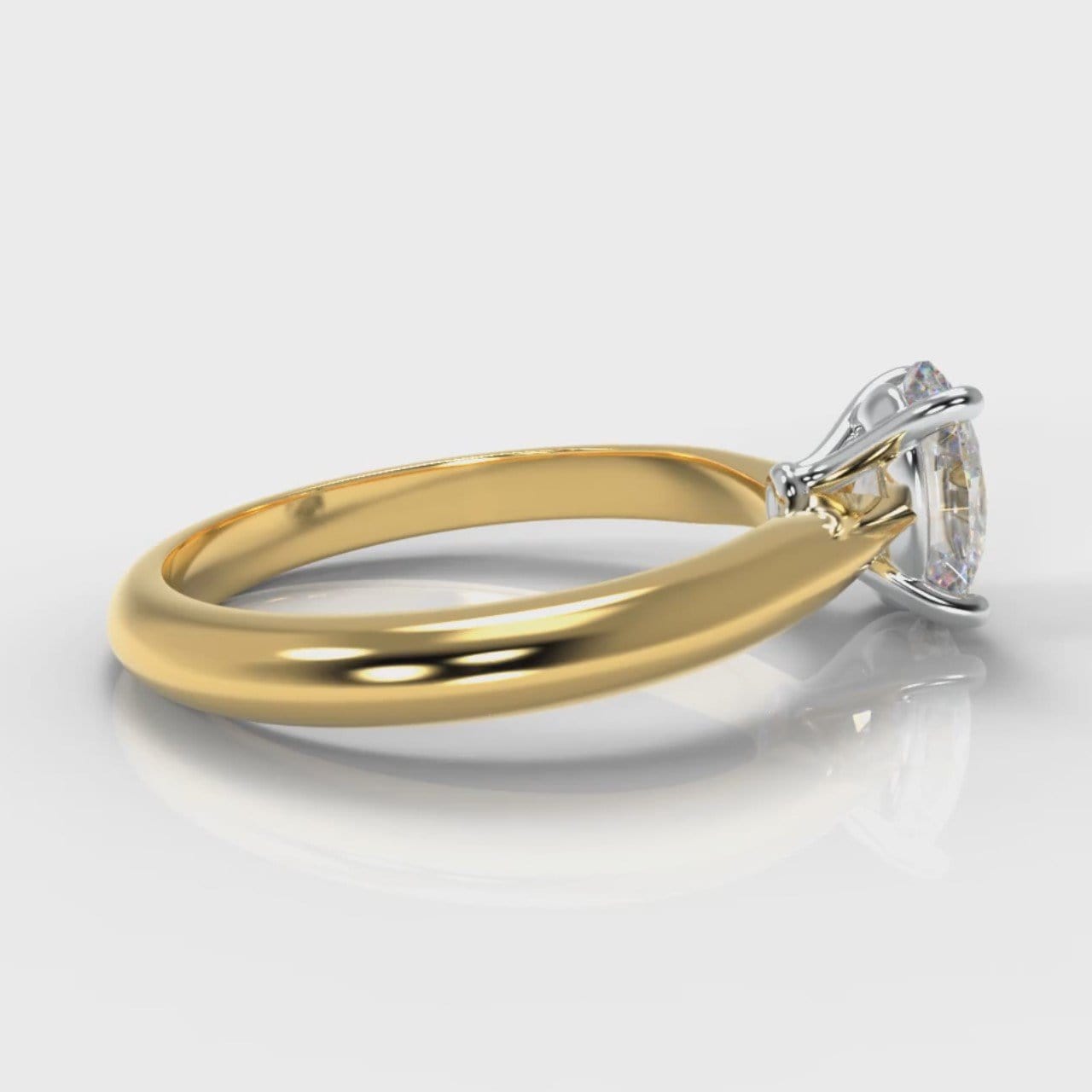 Carrée Solitaire Oval Diamond Engagement Ring - Yellow Gold