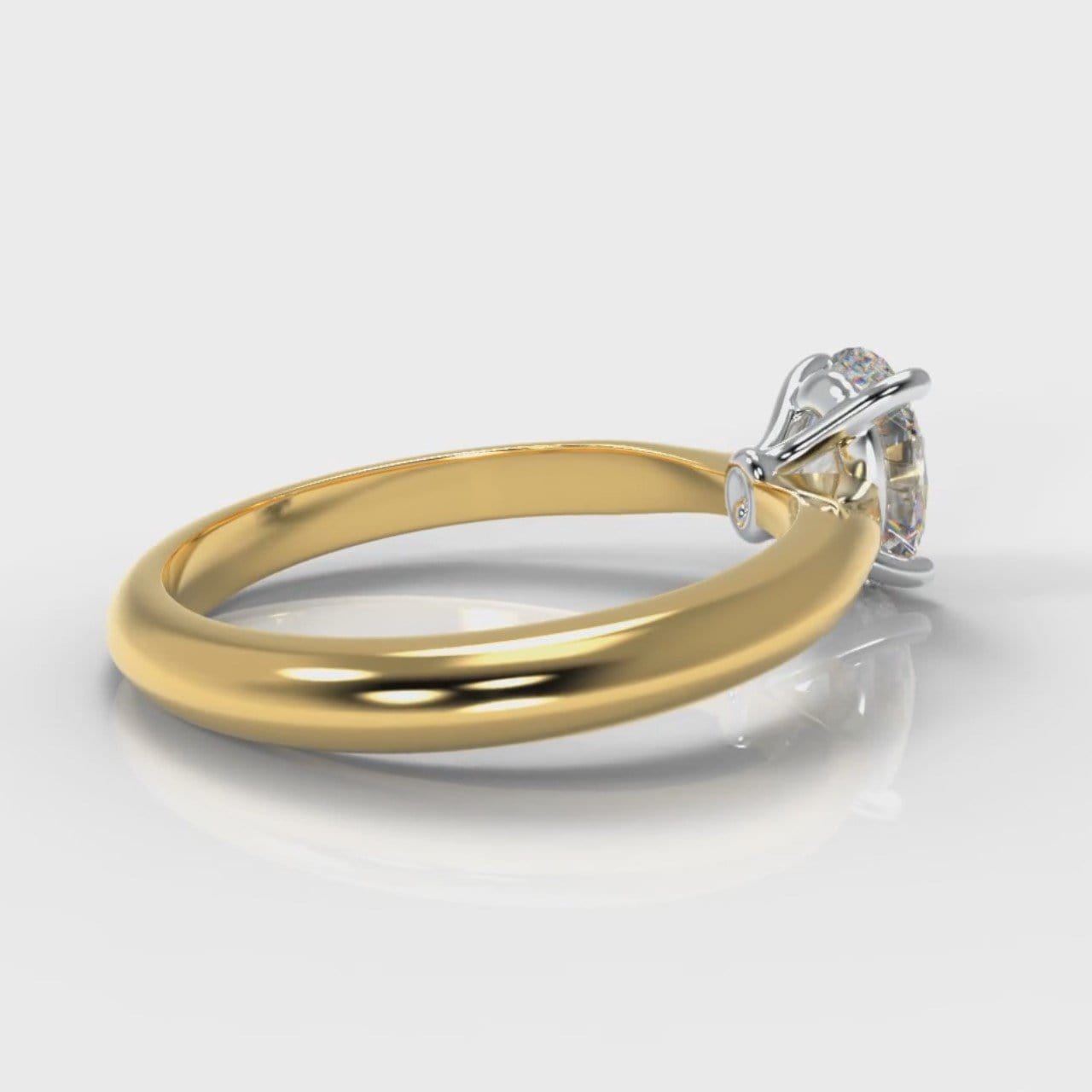 Carrée Solitaire Oval Diamond Engagement Ring - Yellow Gold