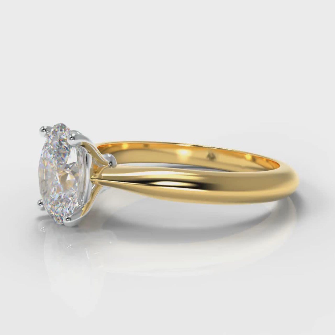Carrée Solitaire Oval Diamond Engagement Ring - Yellow Gold