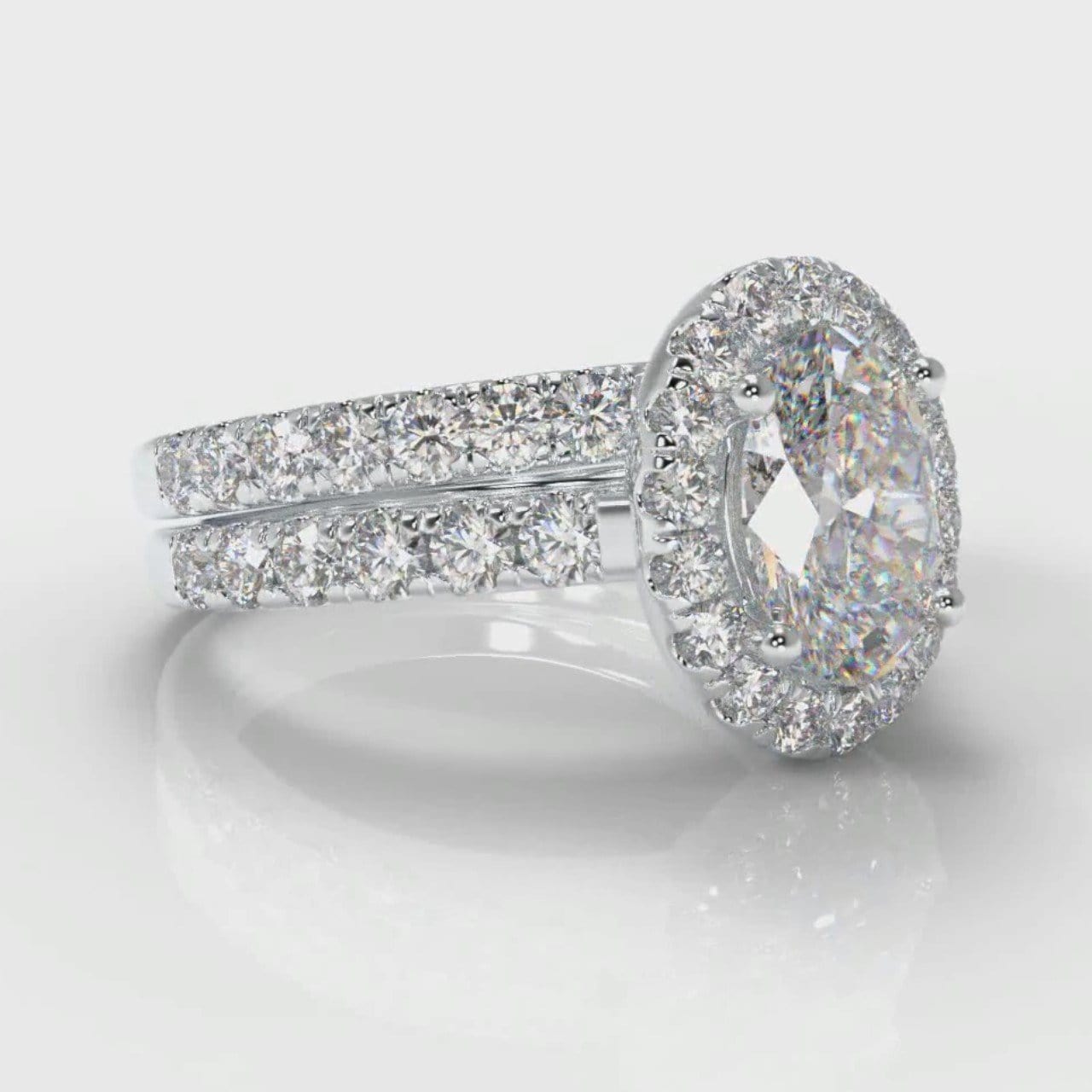 Micropavé Oval Diamond Halo Bridal Set