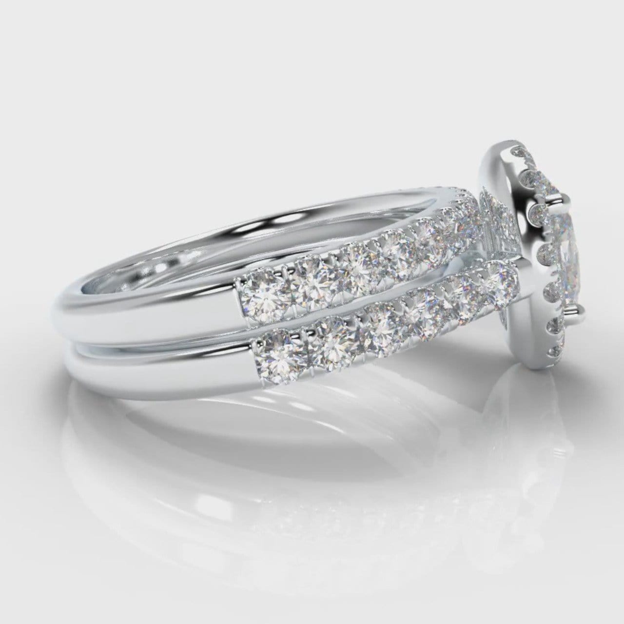 Micropavé Oval Diamond Halo Bridal Set