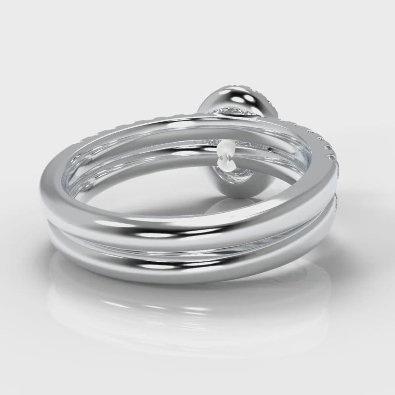 Micropavé Oval Diamond Halo Bridal Set