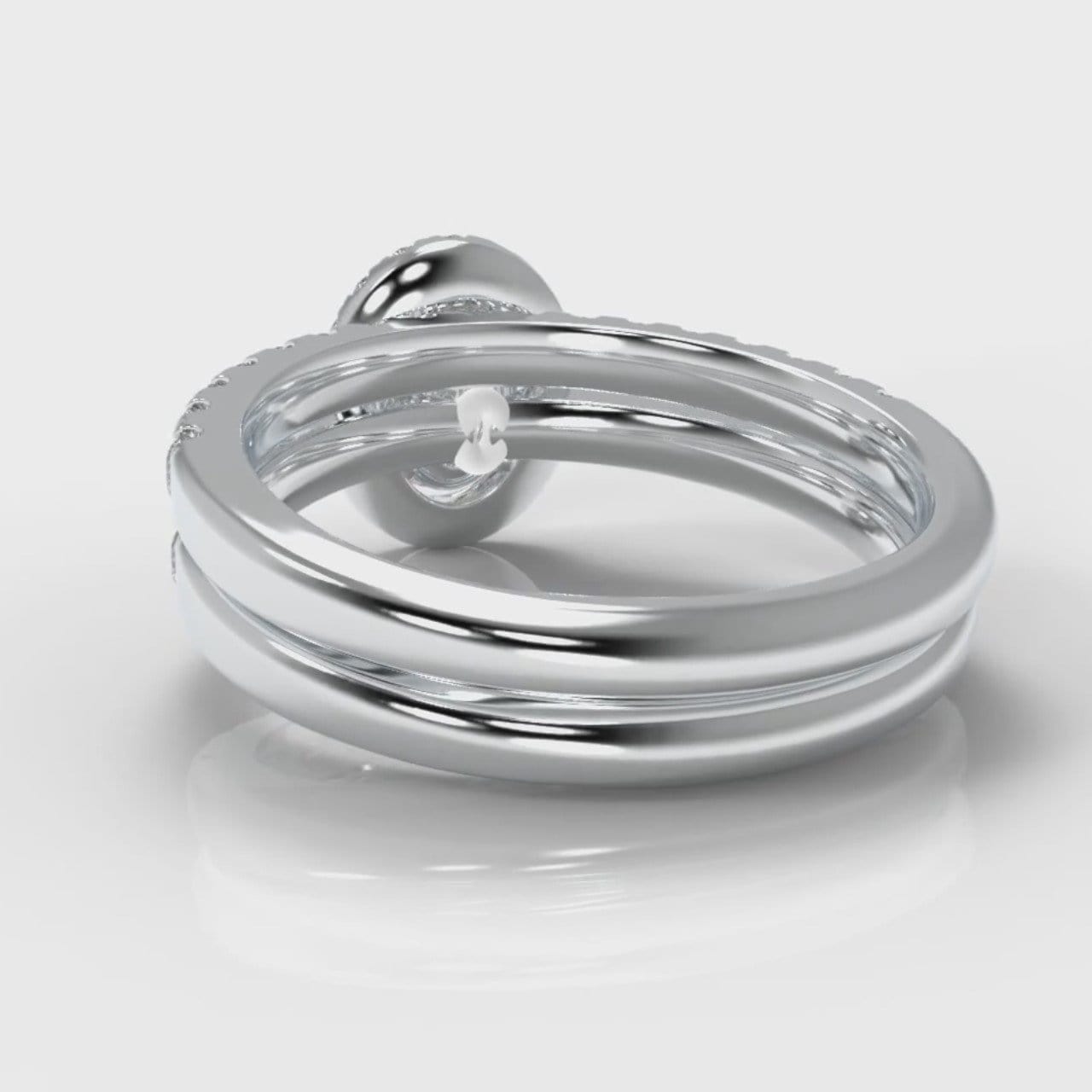 Micropavé Oval Diamond Halo Bridal Set